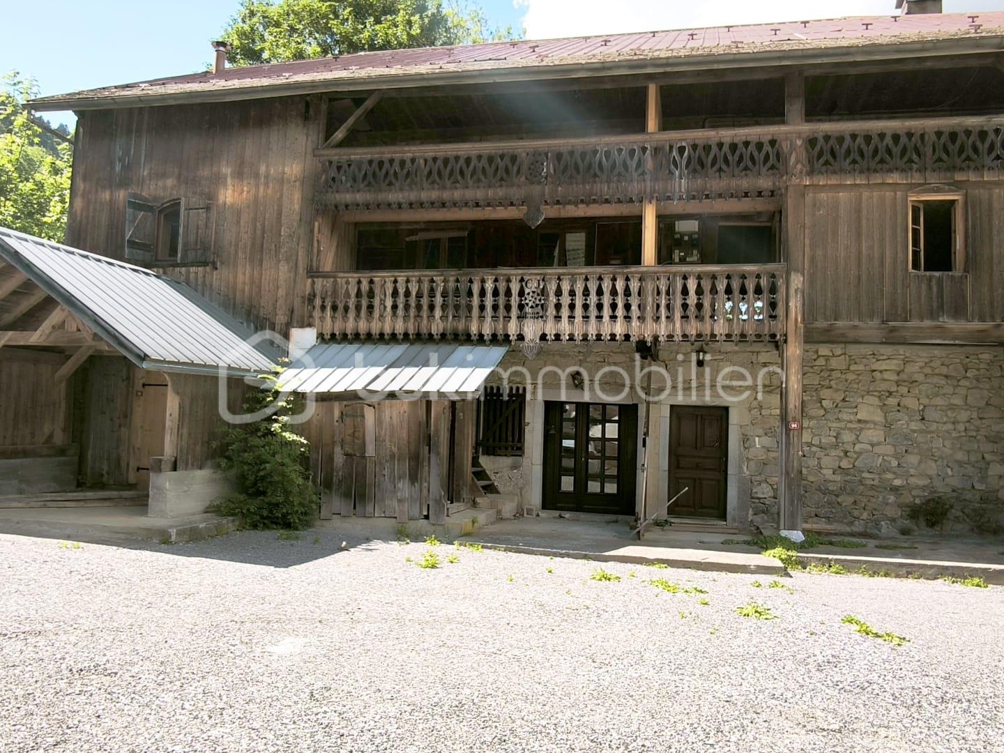 Maison à vendre - 11 pièces - 245m2 - Mieussy (74440)