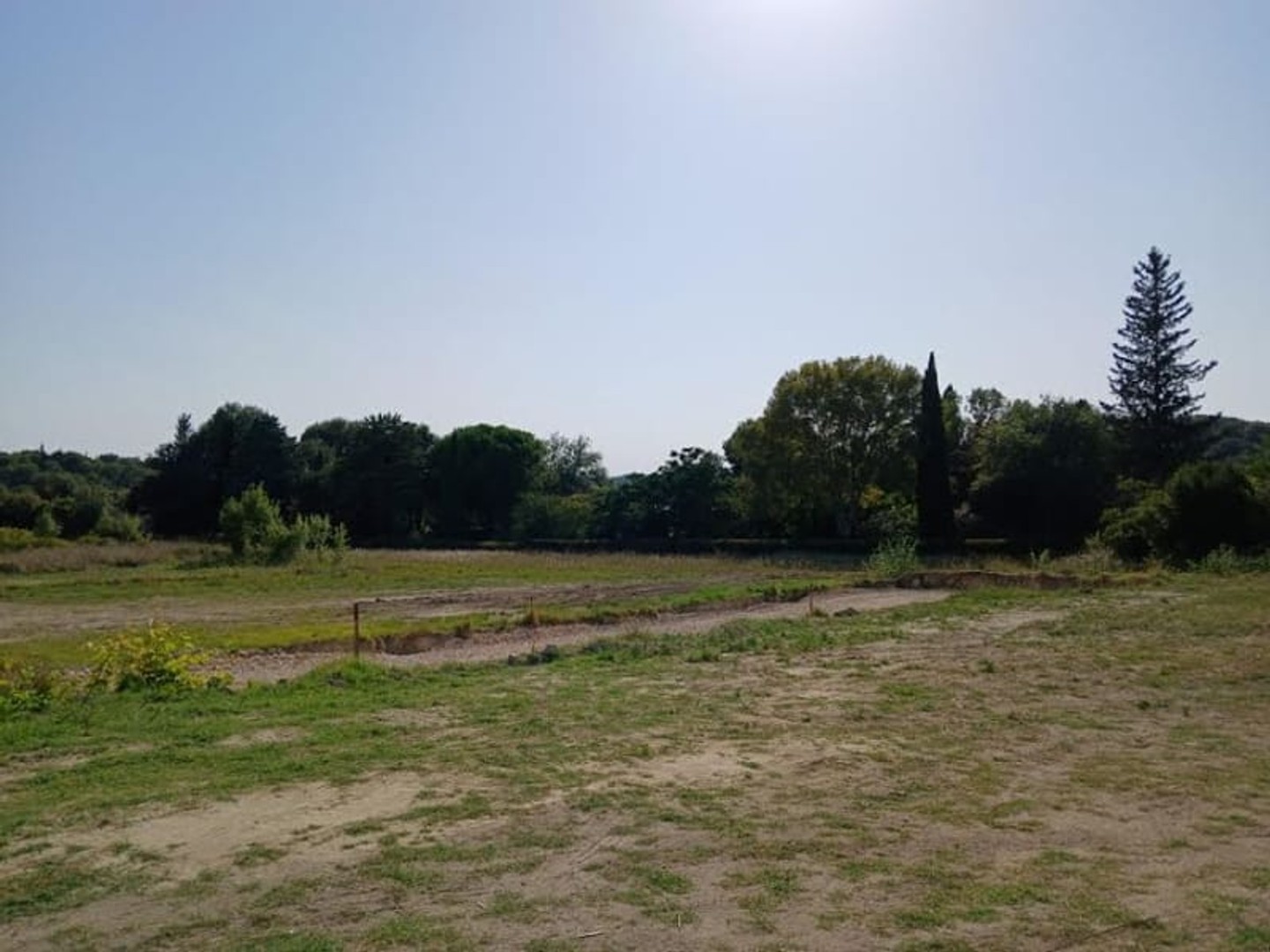 Terrain 544 m²