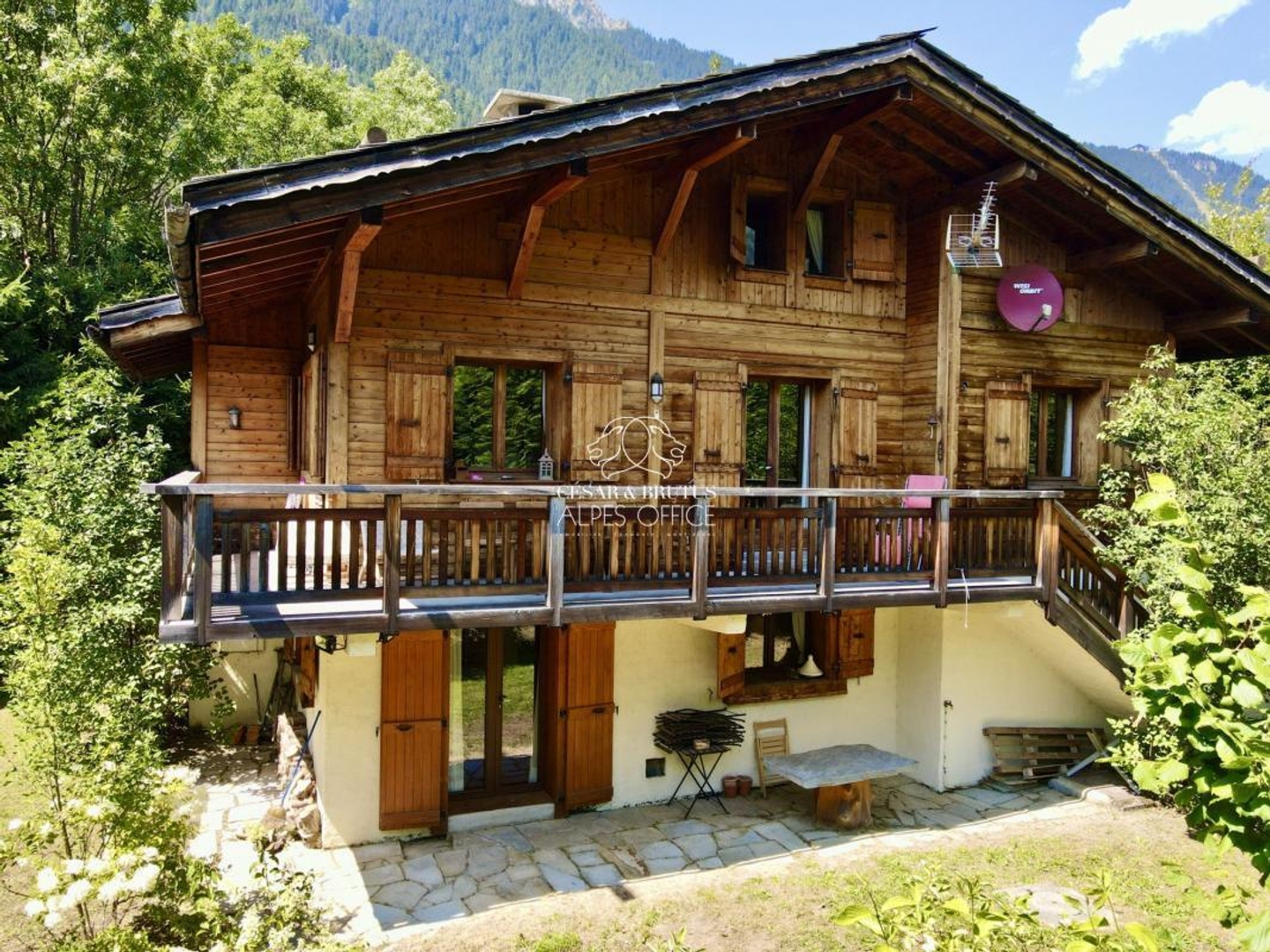 Vends chalet - 159 m² - 7 pièces, 5 chambres - Chamonix-Mont-Blanc 74400