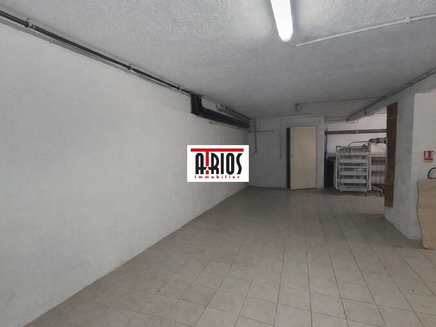 Local commercial 200 m²