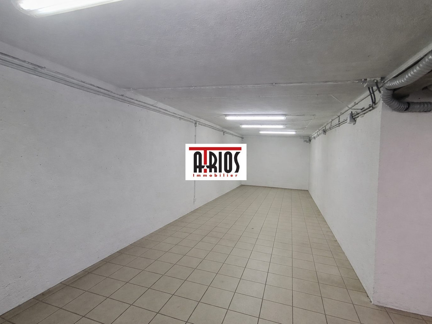 Locaux à vendre - 200m2 - Sanary-Sur-Mer (83110)