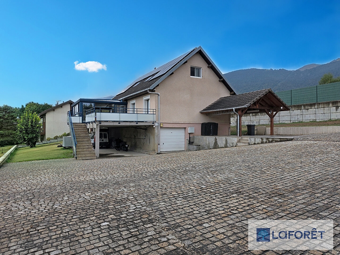 Maison Crozet 6 pièce(s) 158 m2