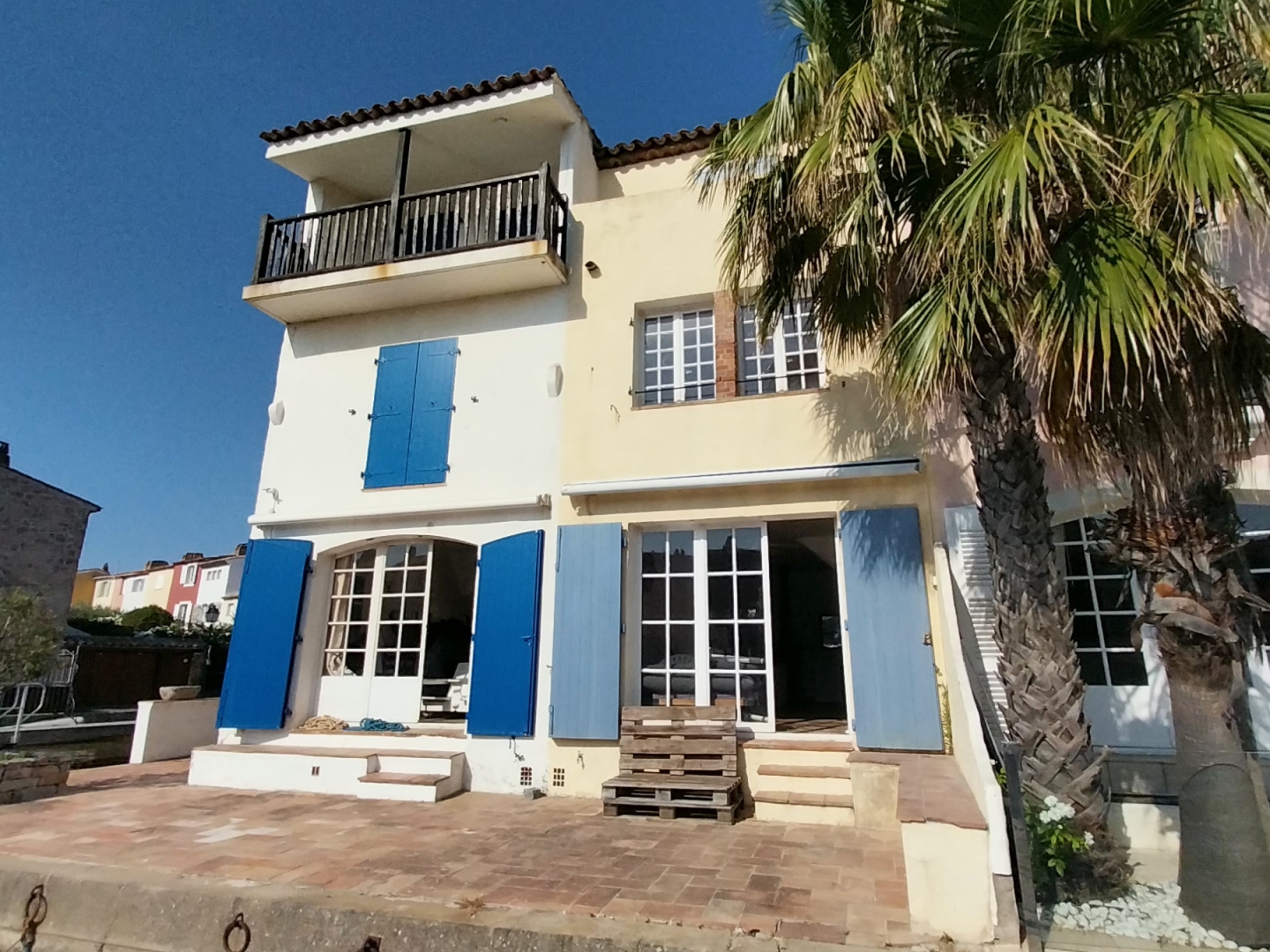 PORT GRIMAUD - UNE OPPORTUNITÉ RARE À RÉINVENTER pour un projet Luxueux!