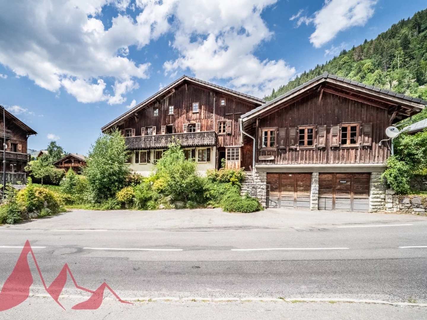 **sous offre** EXCLUSIVITÉ MORZINE IMMOBILIER — Les Udrézants : un penthouse à créer, à deux pas du centre