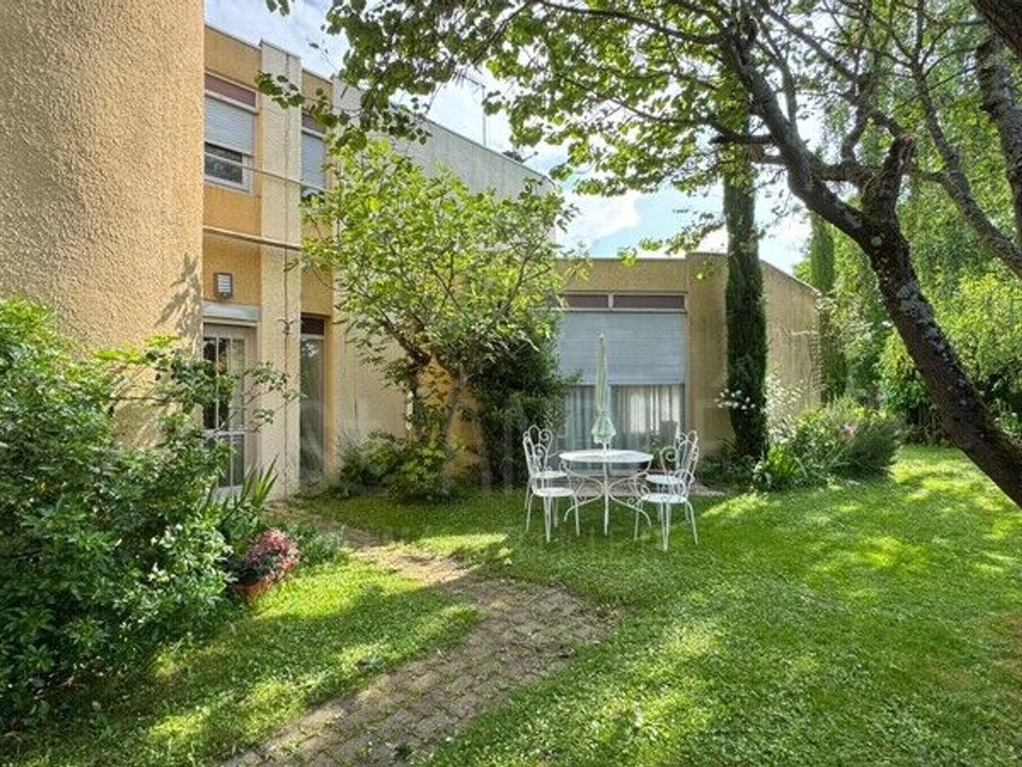 Maison 10 pièces 340 m²