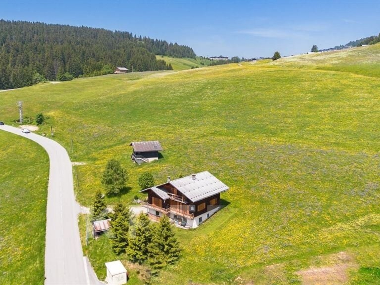 HAUTELUCE / LES SAISIES — Terrain constructible de 2 365 m² avec