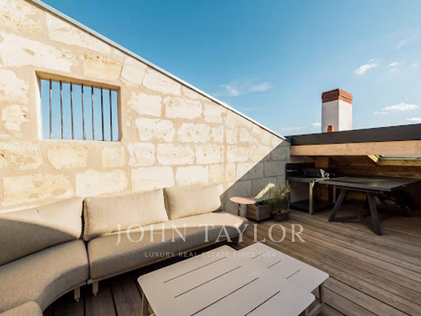 Appartement 6 pièces 246 m²