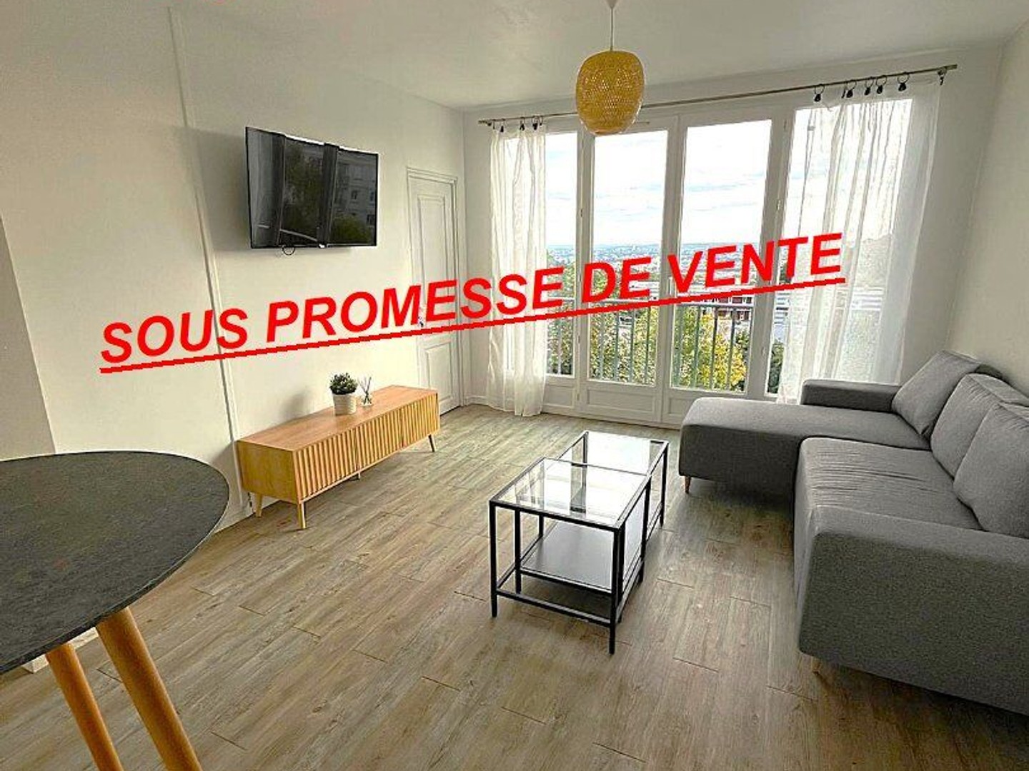 Appt.T5. 72.17m². 4chambres + Parkings + Cave.