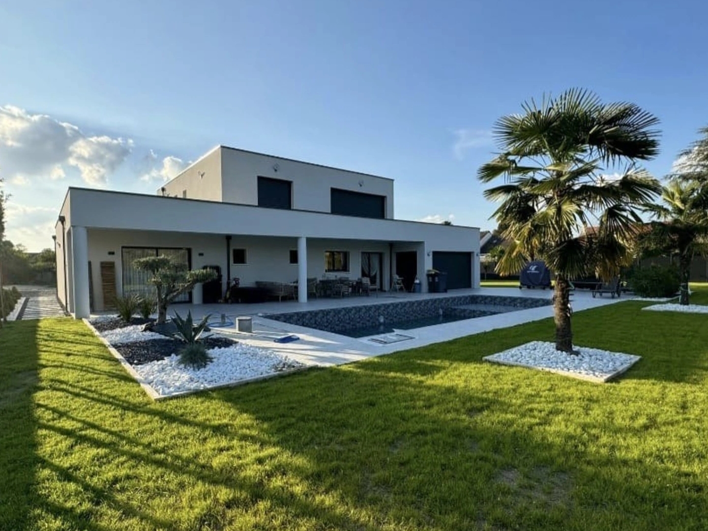Maison à vendre - 7 pièces - 245m2 - Joué-Lès-Tours (37300)