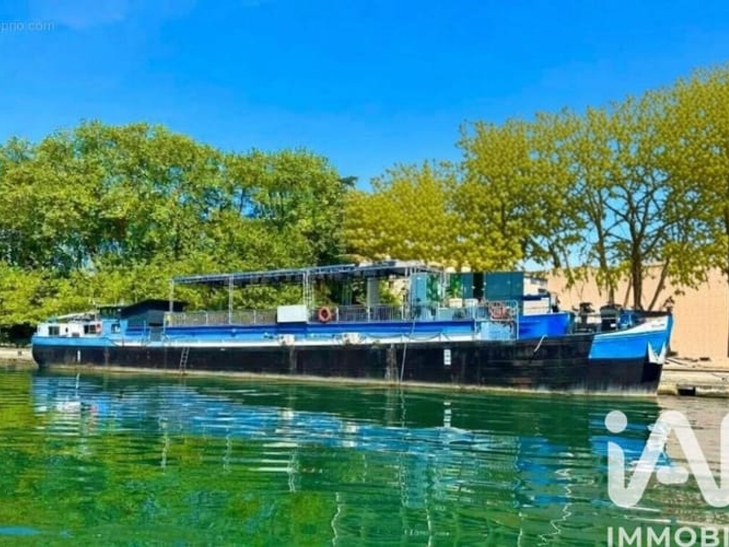 Péniche 4 pièces 170 m²