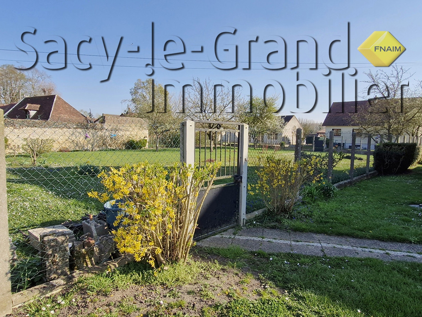 Terrain 833 m²
