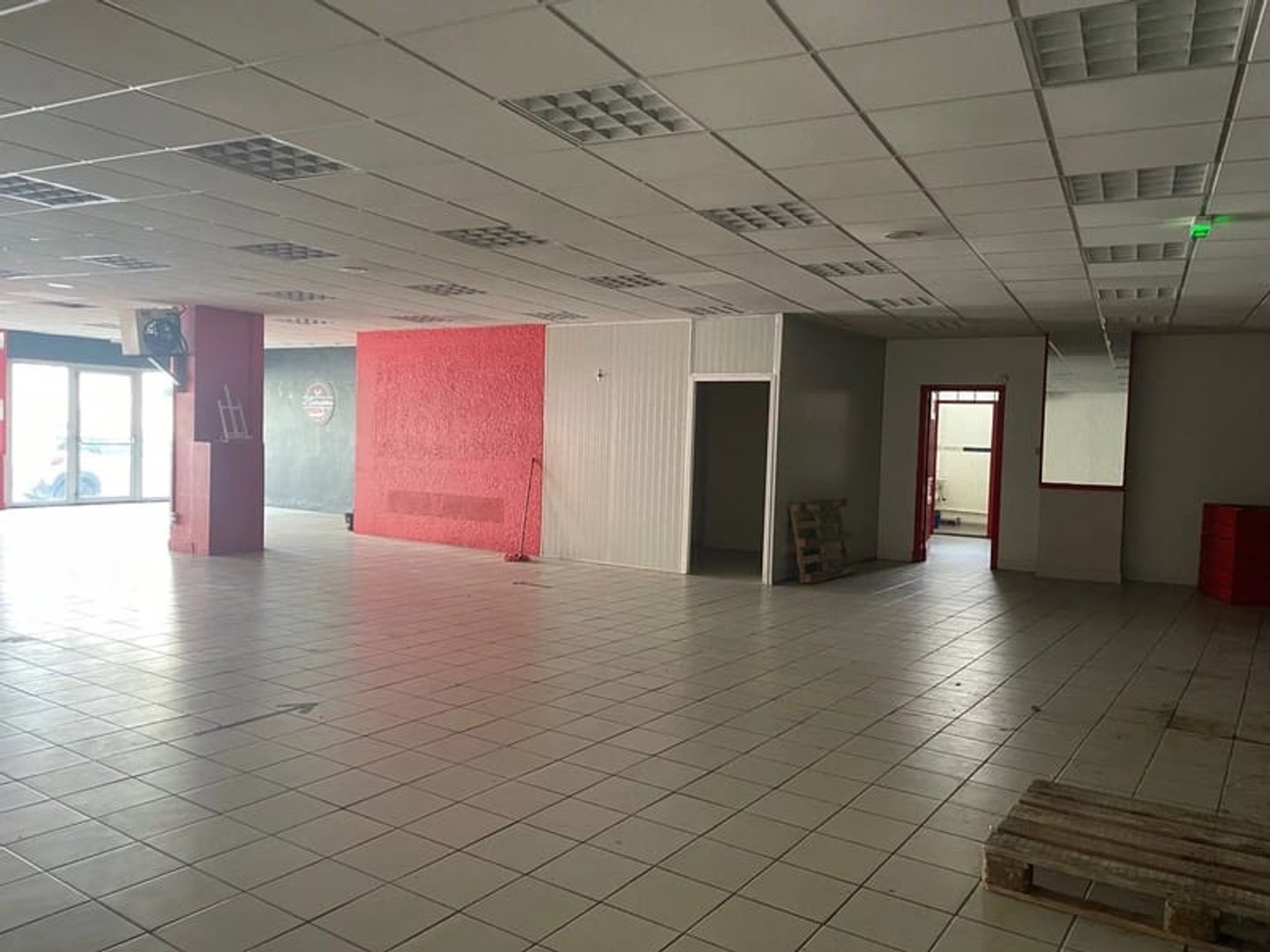 Bureaux à vendre - 4 pièces - 270m2 - Lavelanet (09300)