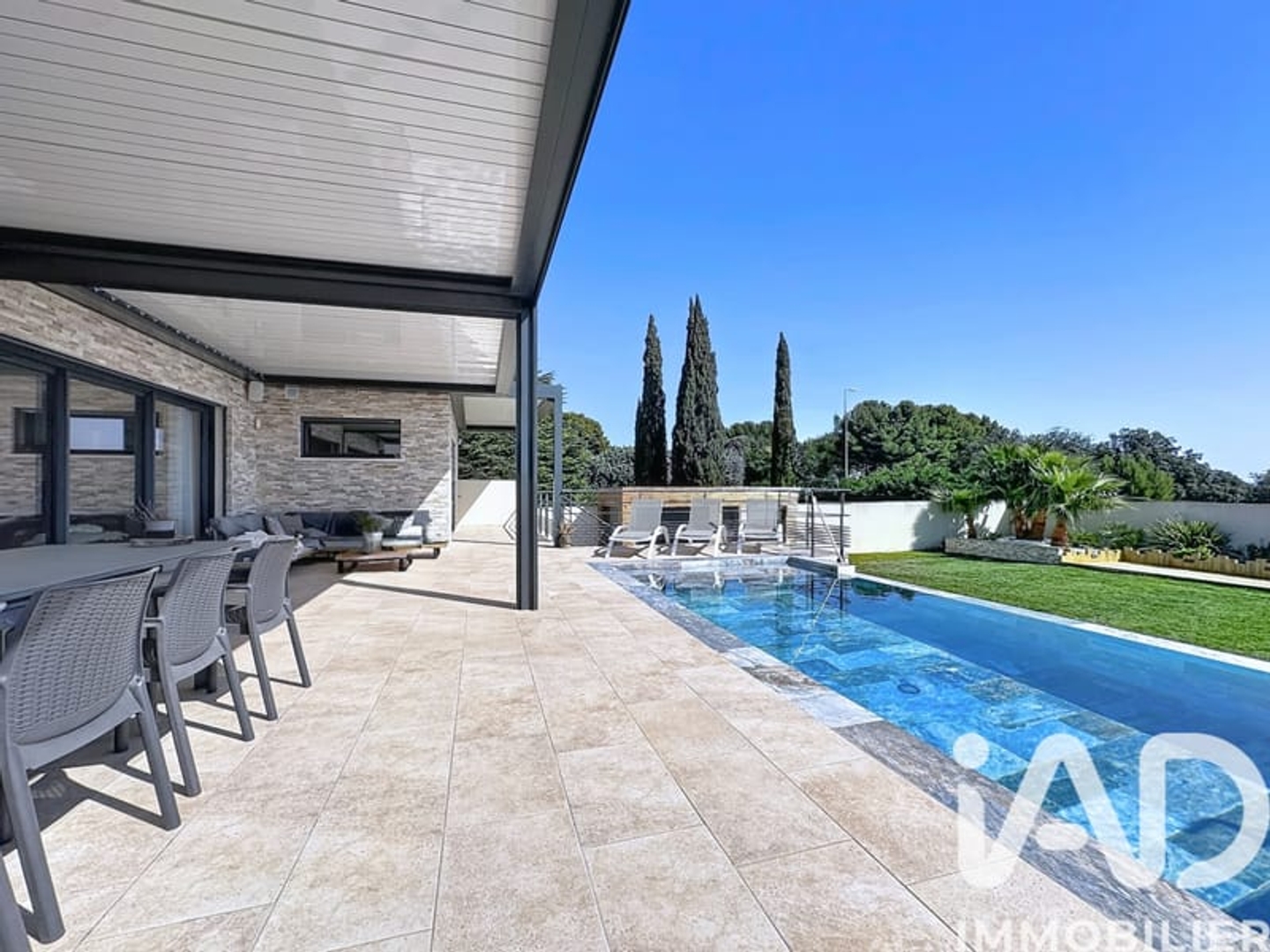 Maison à vendre - 7 pièces - 300m2 - Istres (13800)