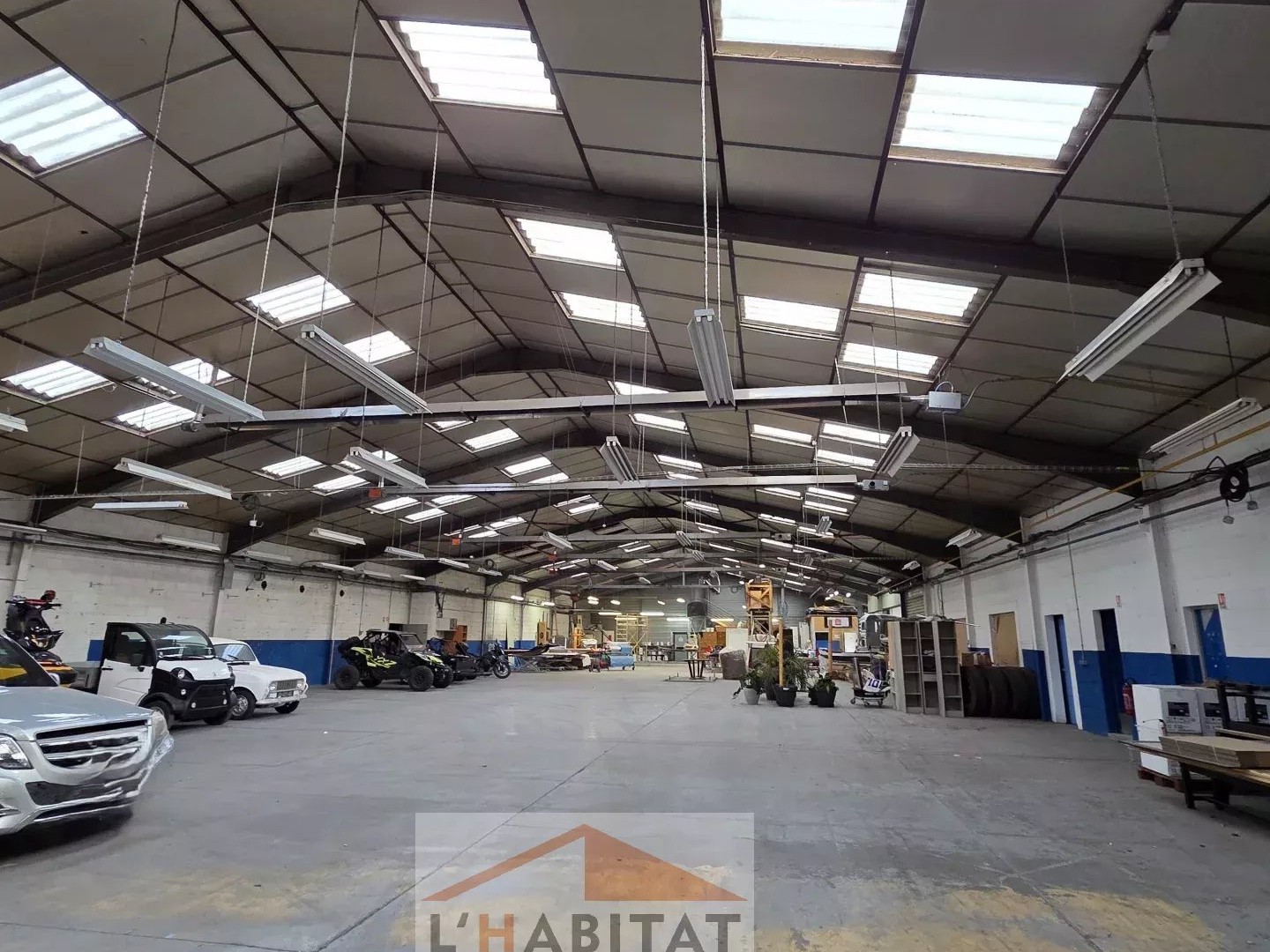 Entrepôt de 2163m² avec bureaux