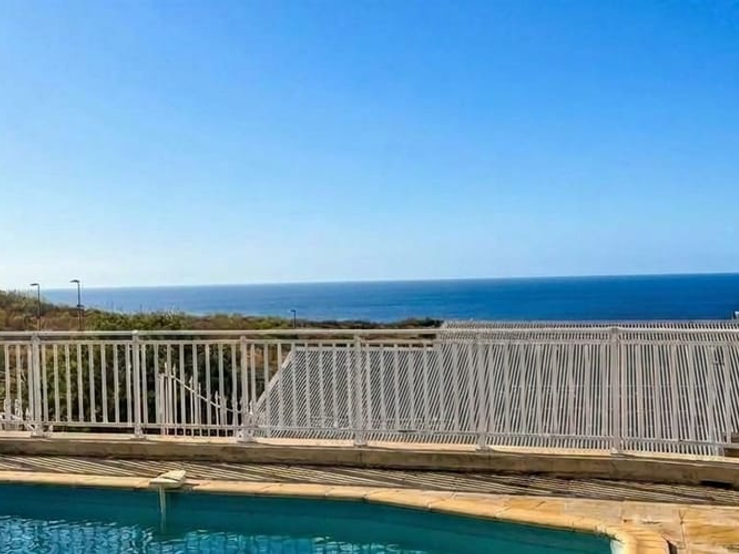 Maison à vendre - 4 pièces - 143m2 - Saint-Paul (97460)