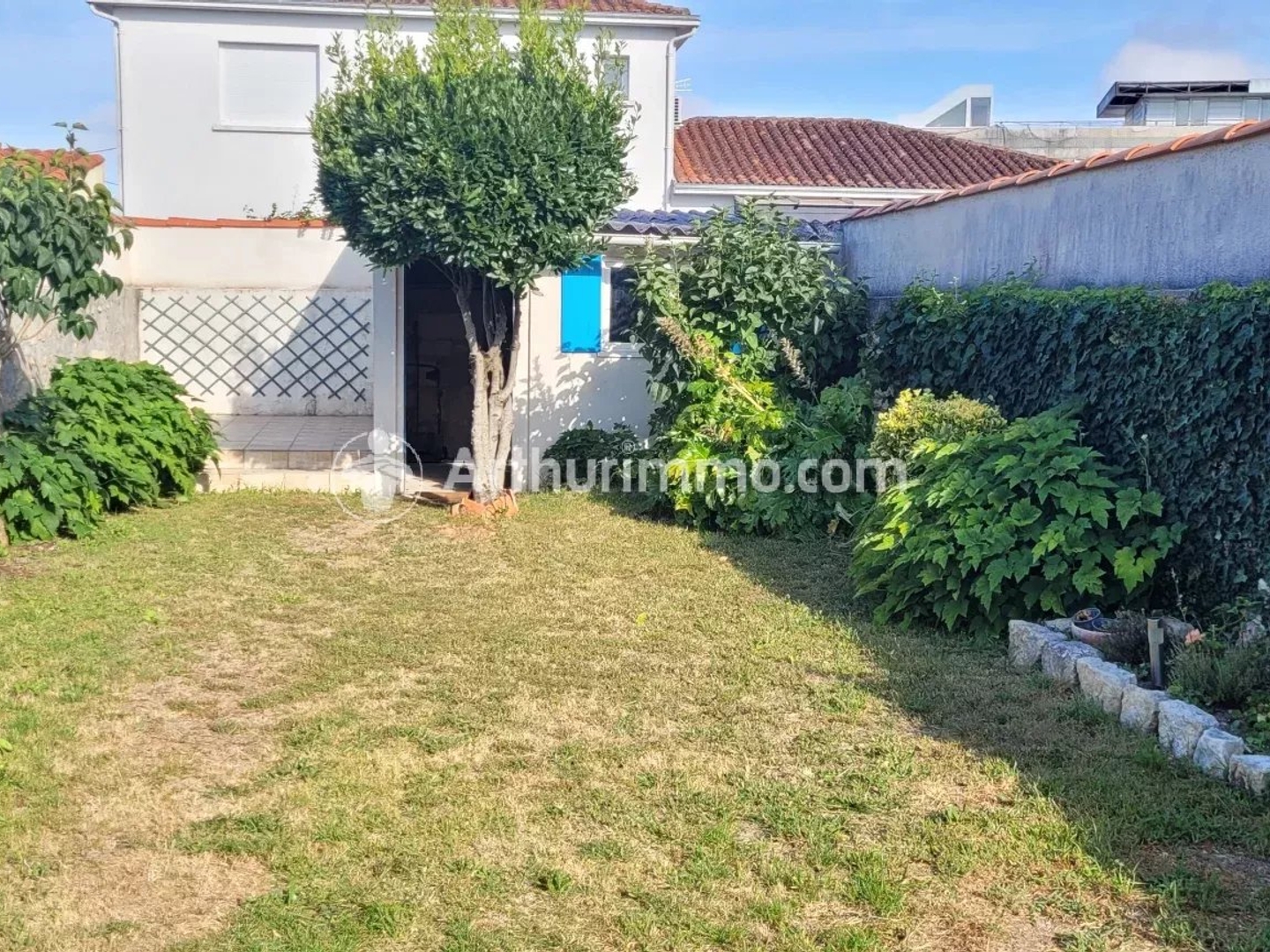 Maison à vendre - 4 pièces - 72m2 - Saint-Jean-D'angély (17400)
