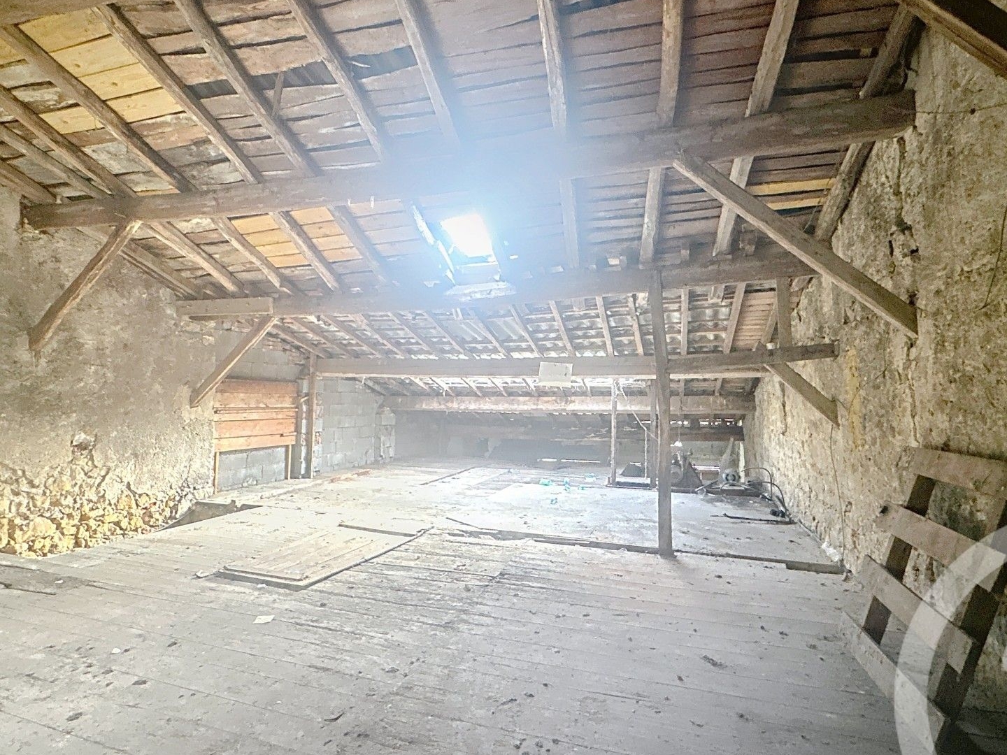 Maison 2 pièces 200 m²