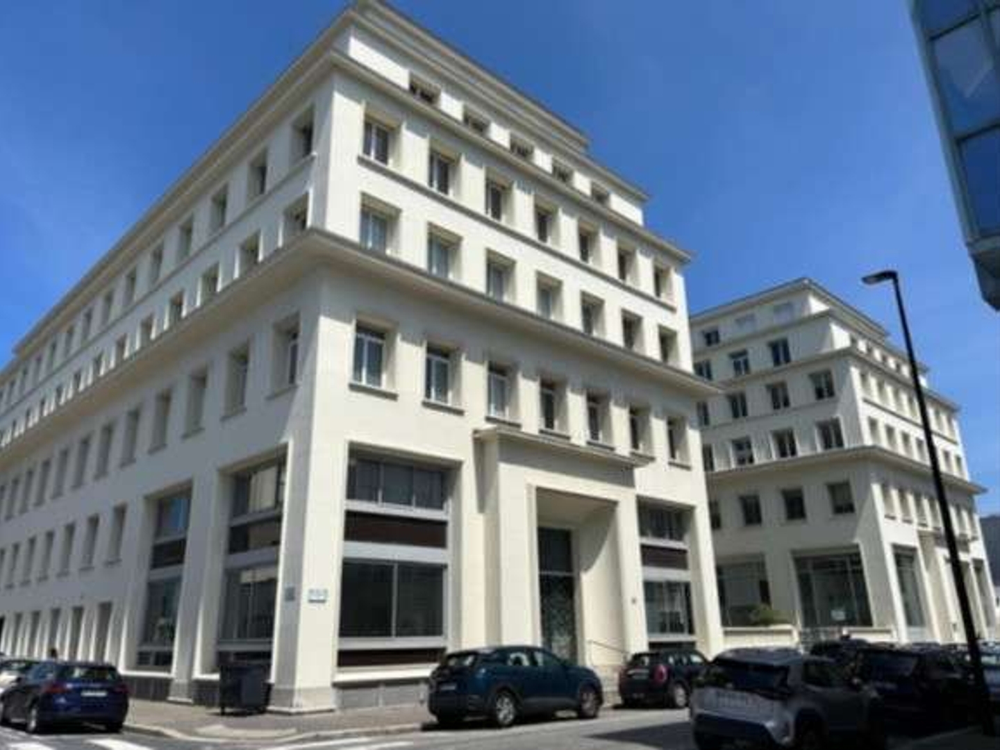 À vendre bureaux de 229 à 1 368m² au Havre