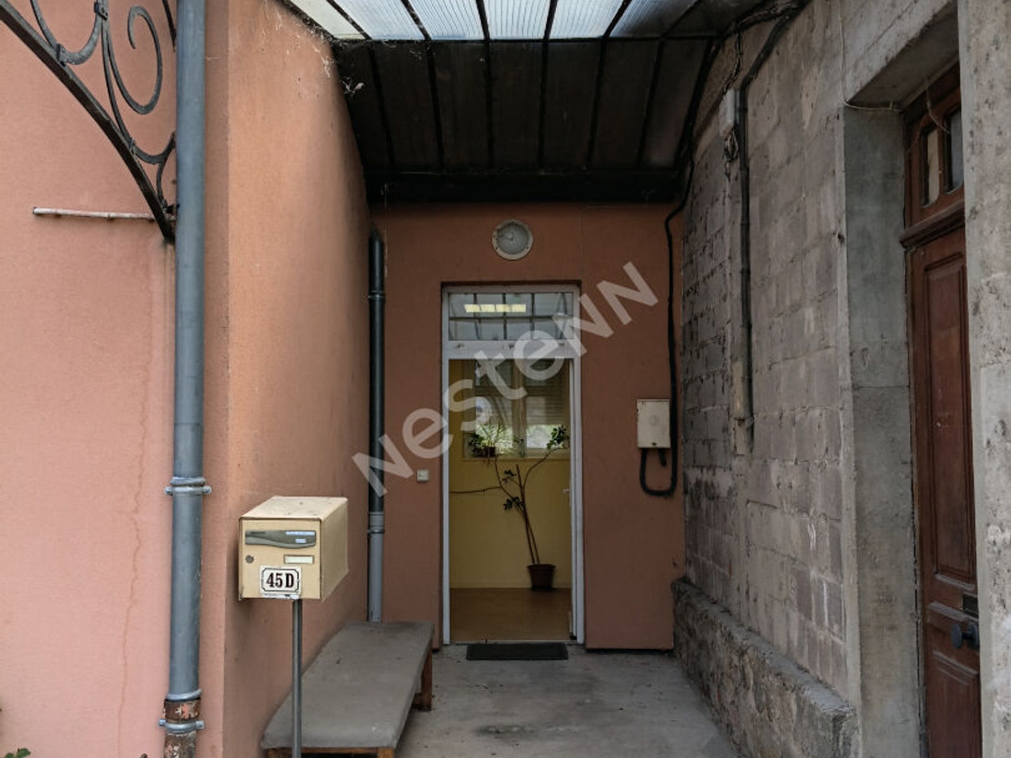 Locaux à vendre - 3 pièces - 62m2 - Saint-Sauveur-De-... (07190)