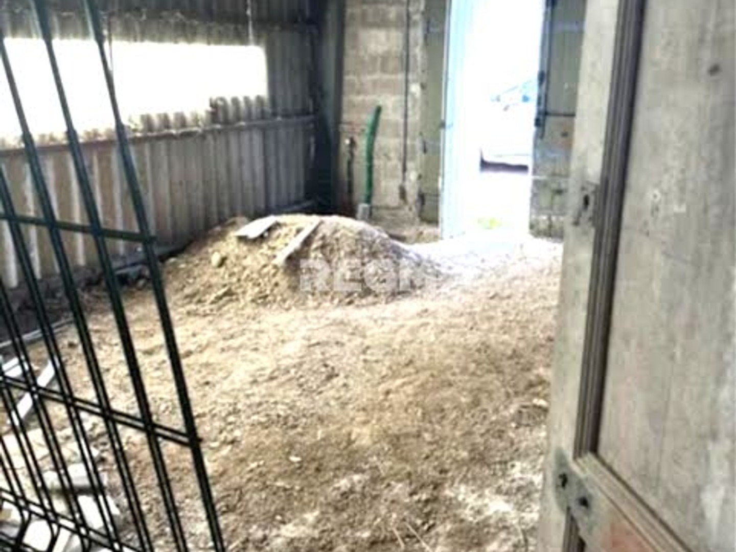 Parking / garage / box à vendre - 265m2 - Bréviandes (10450)