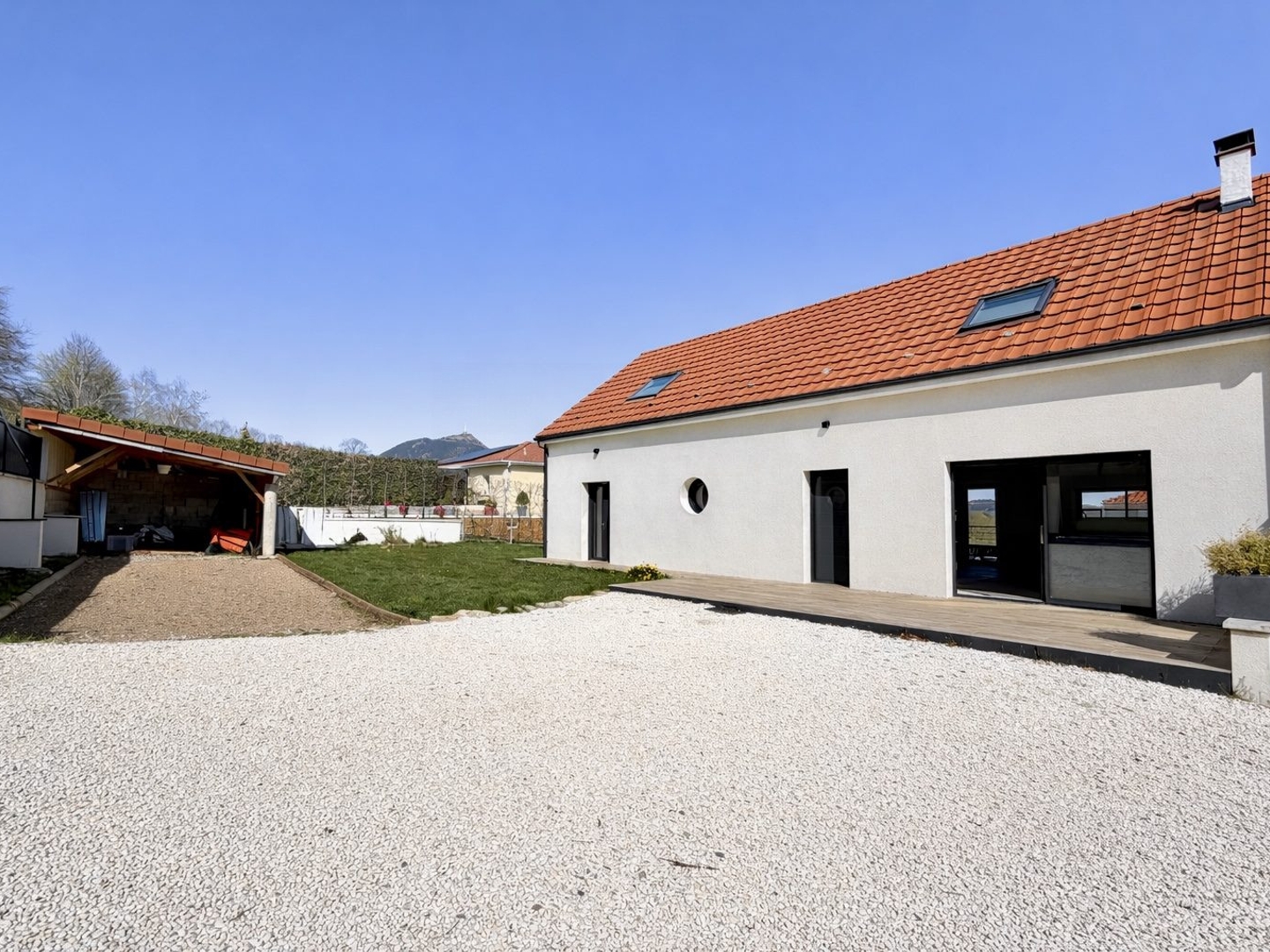 Saint Genès Champanelle Maison récente 160 m² avec vue exceptionnelle sur le Puy de Dôme
