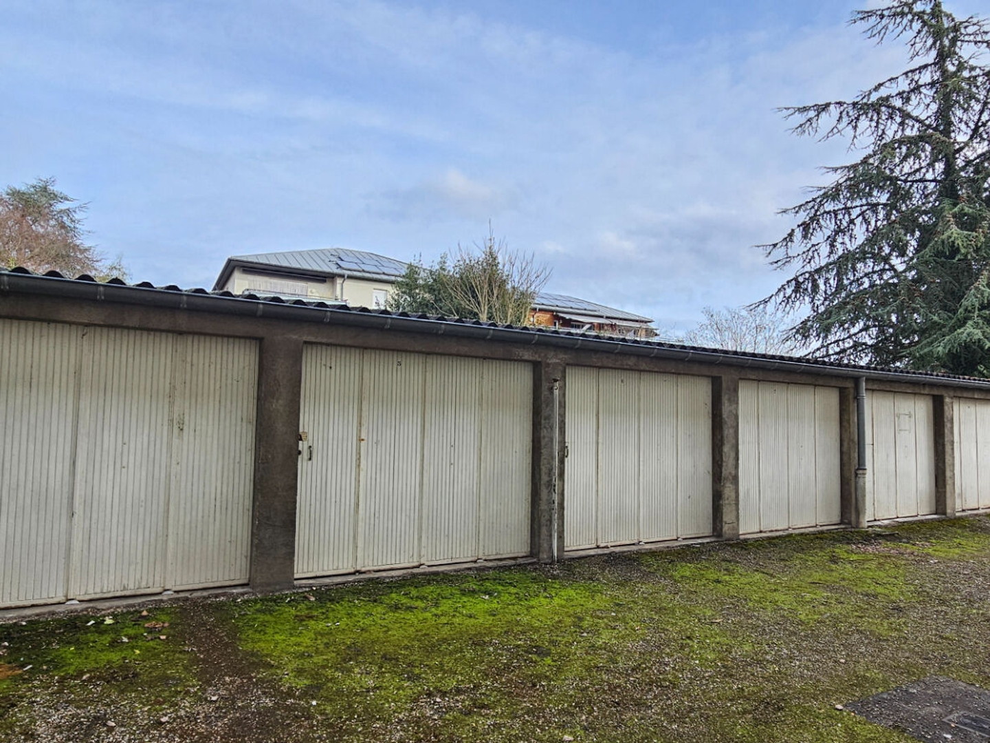 Un garage, quartier Saint Jean des Vignes à Chalon sur Saône