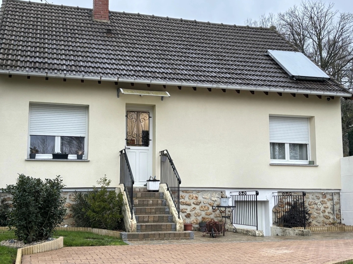MAISON ENTIEREMENT RENOVEE GARE A PIED