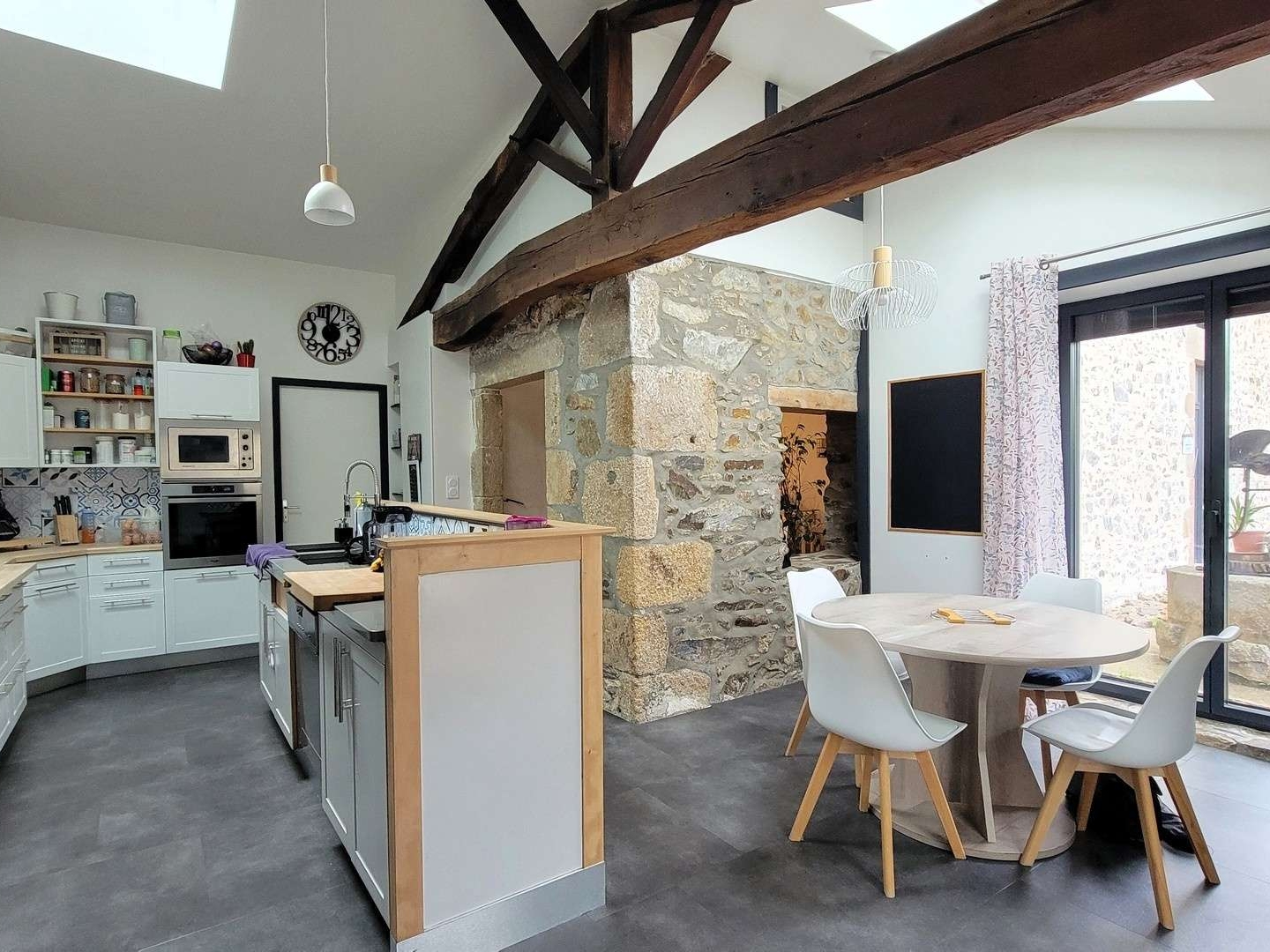 Maison 8 pièces 230 m²