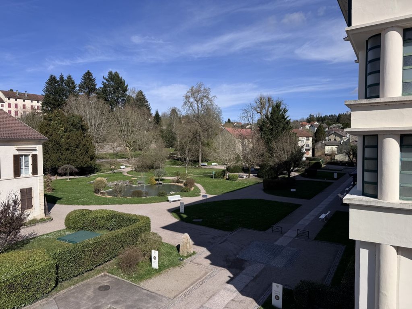 Maison à vendre - 30 pièces - 672m2 - La Vôge-Les-Bains (88240)