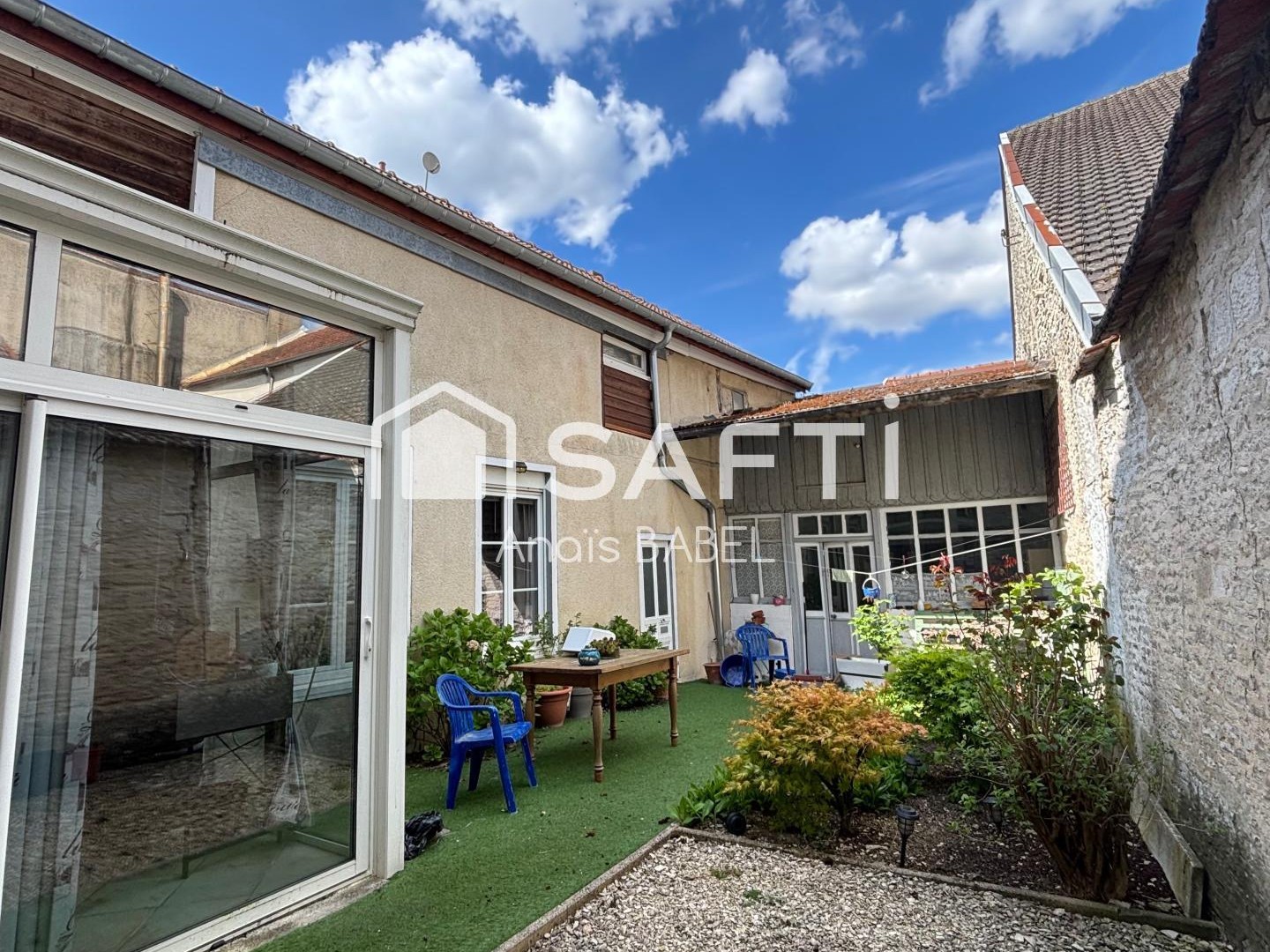 Maison familiale au calme avec cour sans vis-à-vis