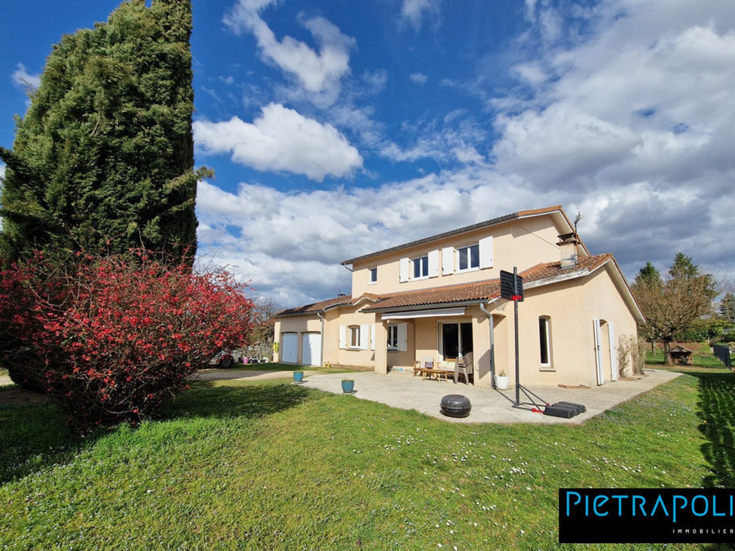 PROX MEXIMIEUX, MAISON FAMILIALE DE 184 M2