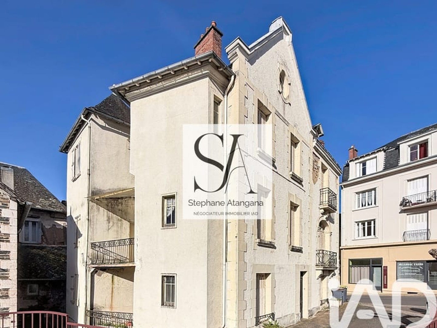 Maison avec appartements 300 m²