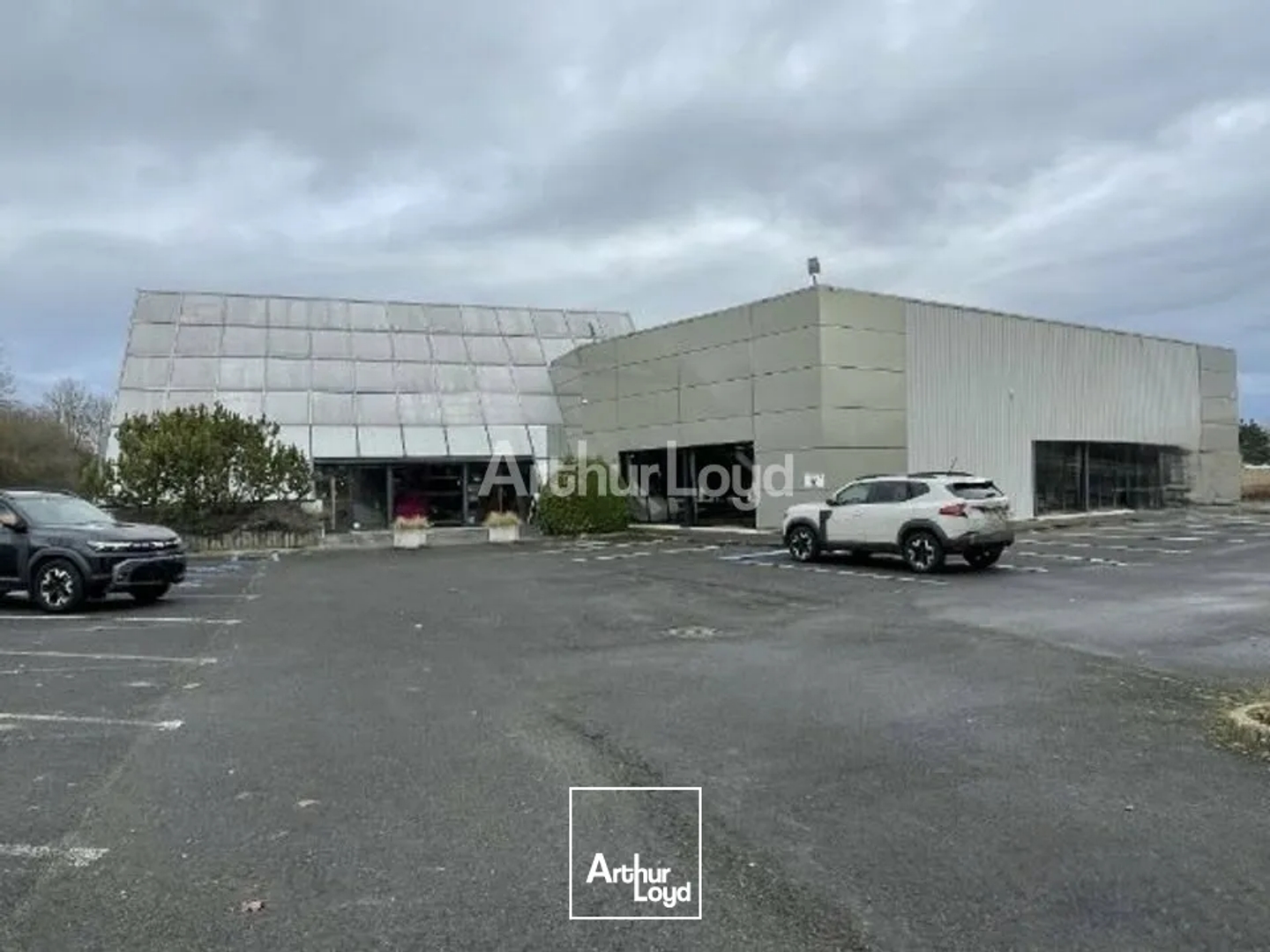 Locaux à vendre - 1700m2 - Reims (51100)