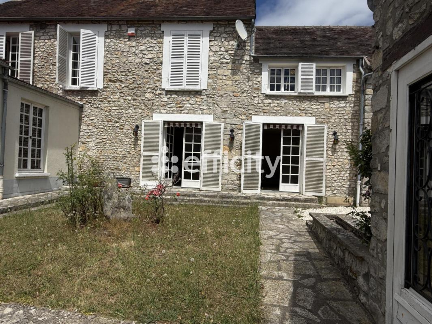 Maison à vendre - 8 pièces - 203m2 - Grez-Sur-Loing (77880)