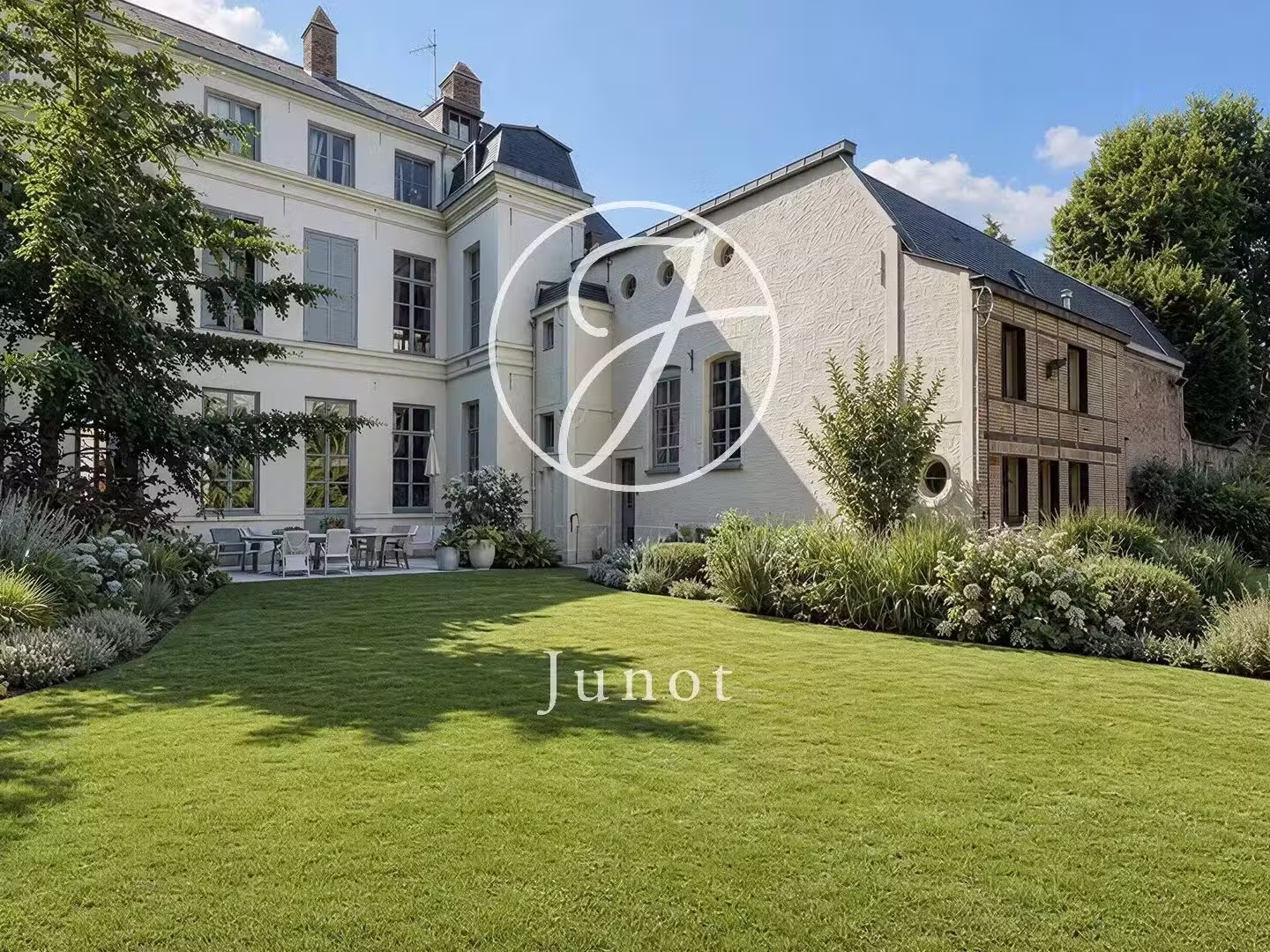 Maison 20 pièces 700 m²