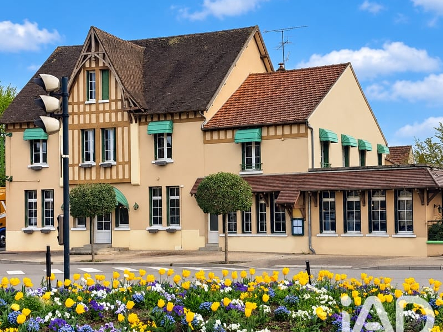 Magasin à vendre - 1 pièce - 553m2 - Joigny (89300)