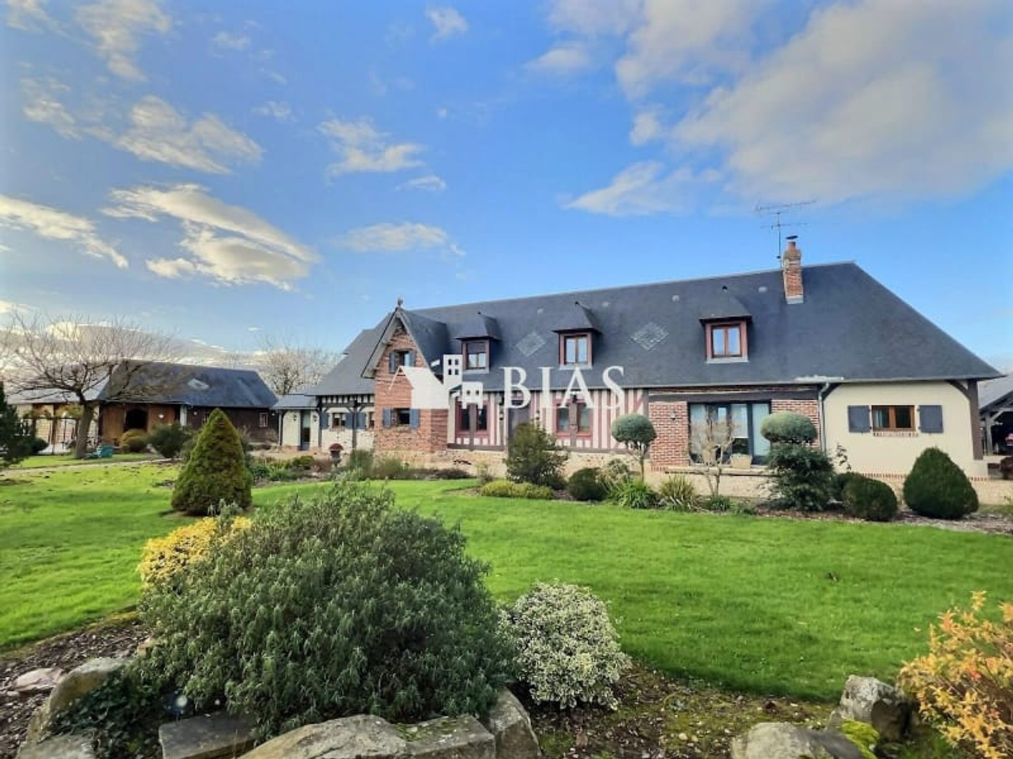 Maison 10 pièces 264 m²