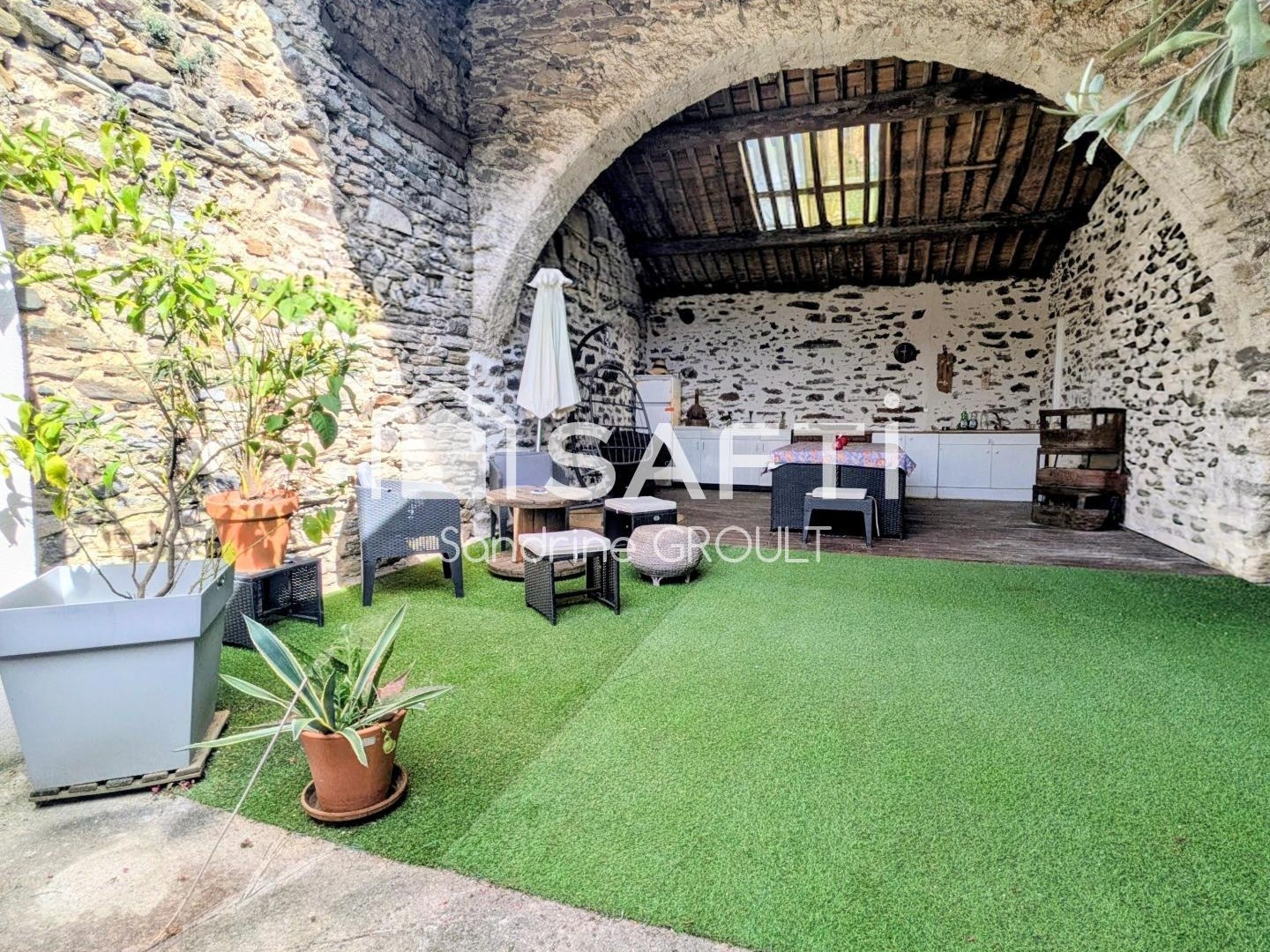 MAISON DE CHARME AVEC GRANDE TERRASSE