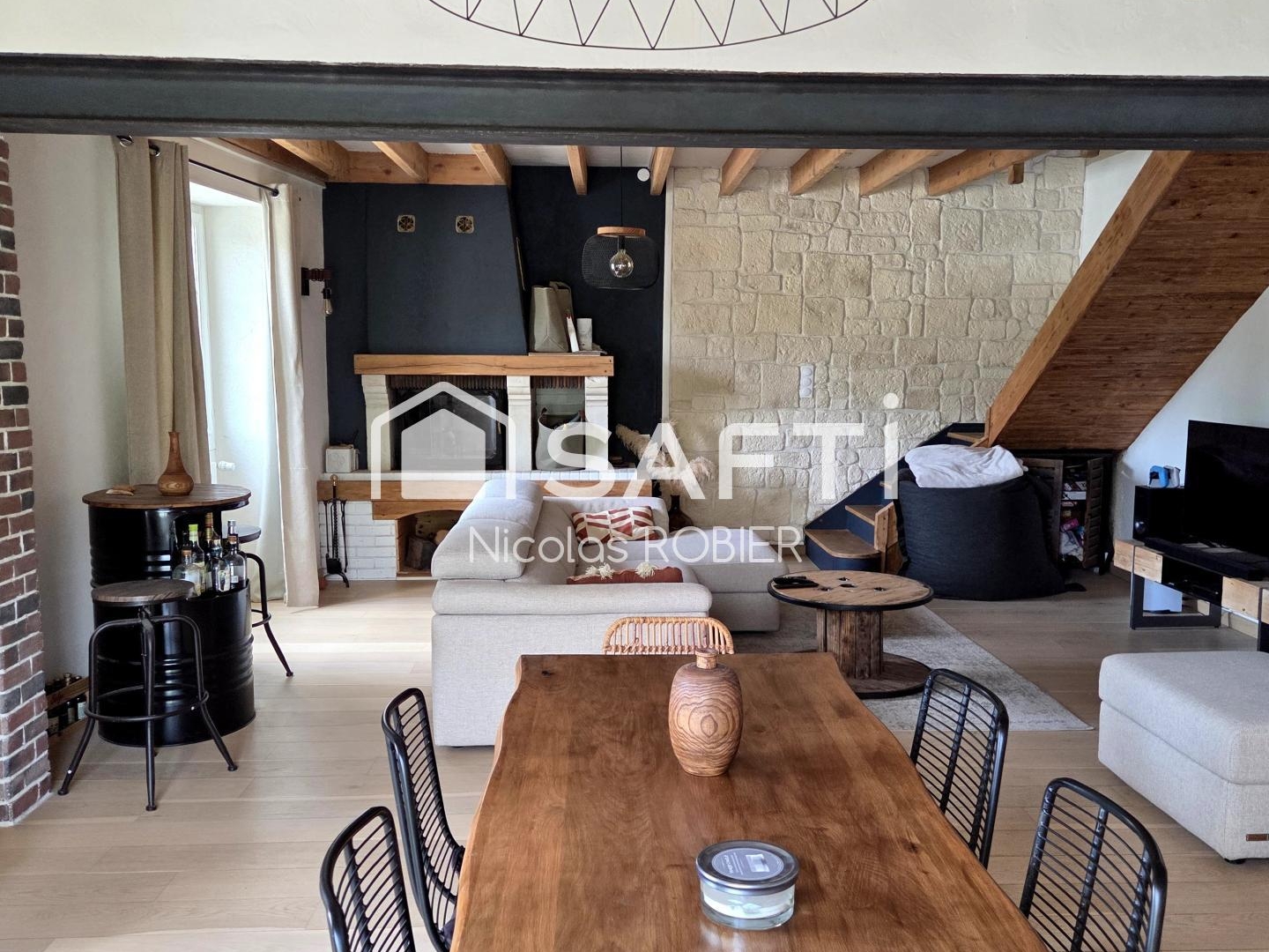 Charmante maison rénovée, trois chambres et plus, jardin, garage aux portes de Niort!