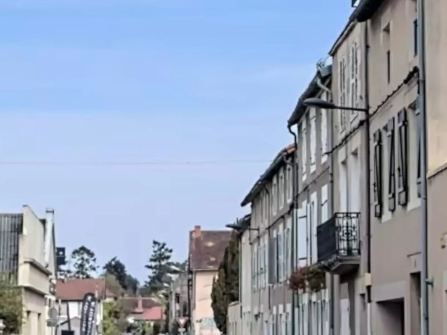 Maison ancienne divisée en 4 appartements