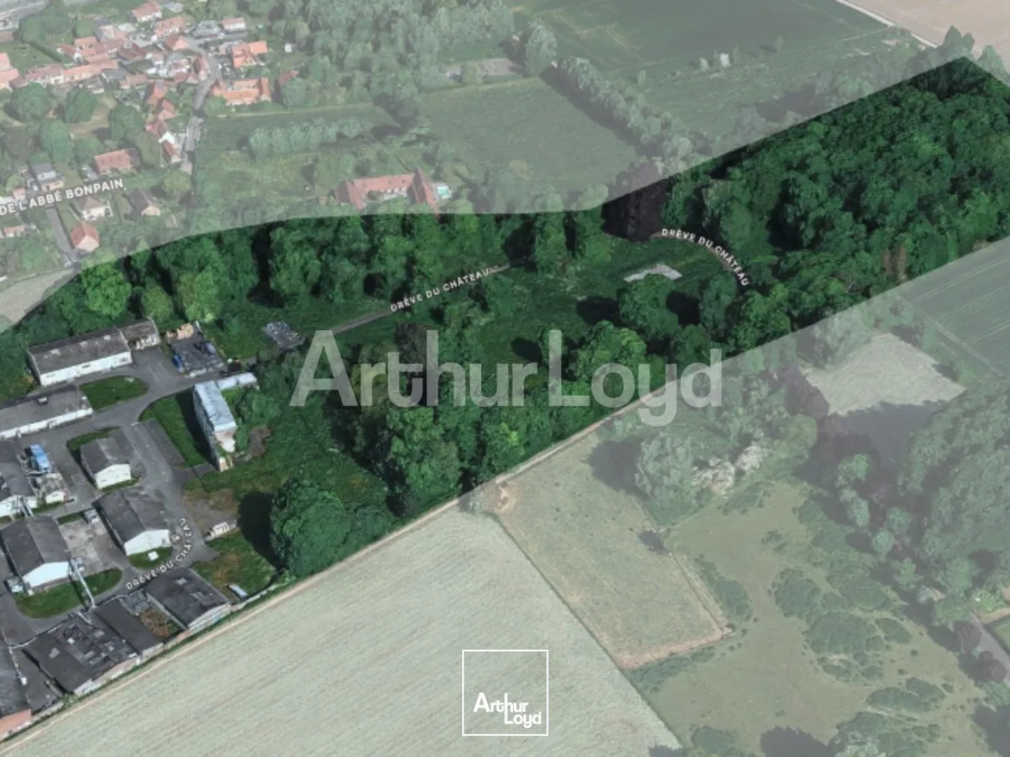 Ensemble immobilier à vendre à Fretin avec entrepôts et vaste terrain