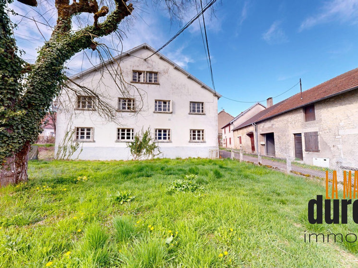 Immeuble, stockage possible à Champlitte