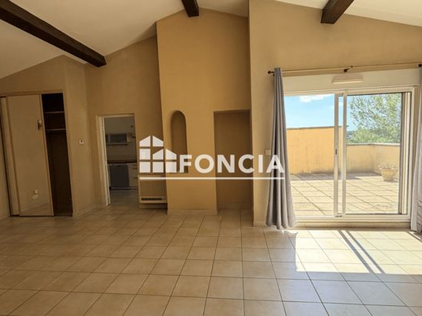 Appartement à vendre - 3 pièces - 82m2 - Nîmes (30000)