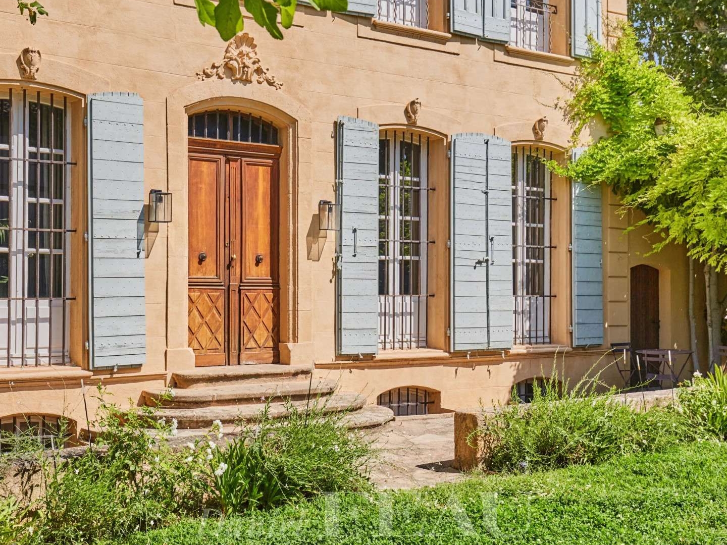 Maison 12 pièces 401 m²