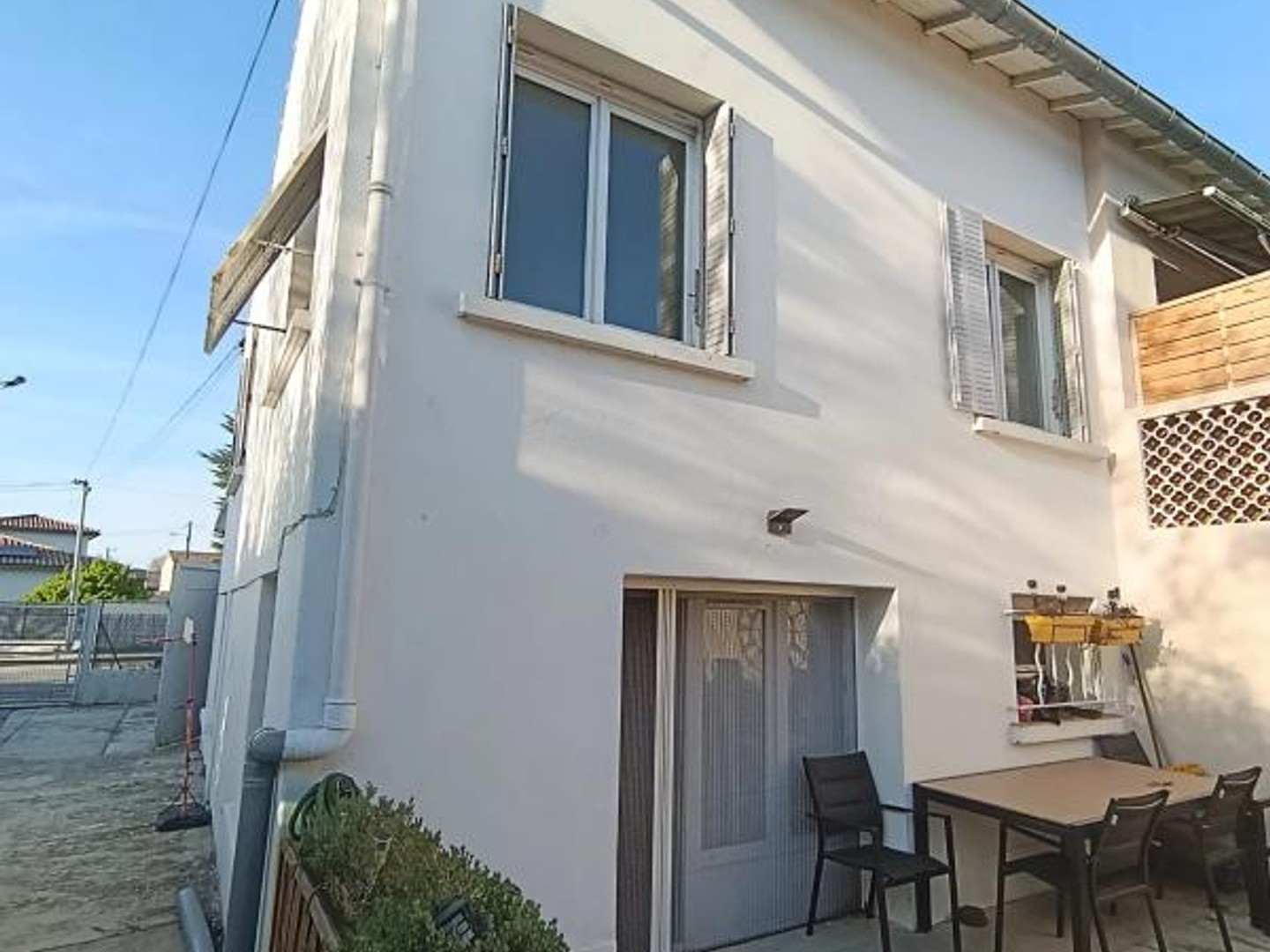 Immeuble 2 appartements avec Garage et Jardin