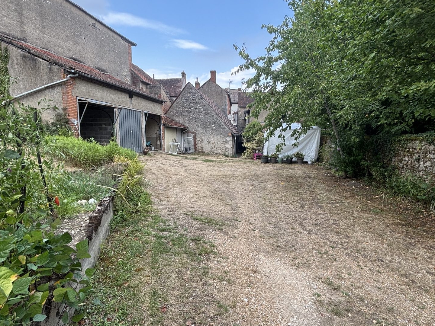 Immeuble à vendre - 6 pièces - 626m2 - Ouzouer-Sur-Trézée (45250)