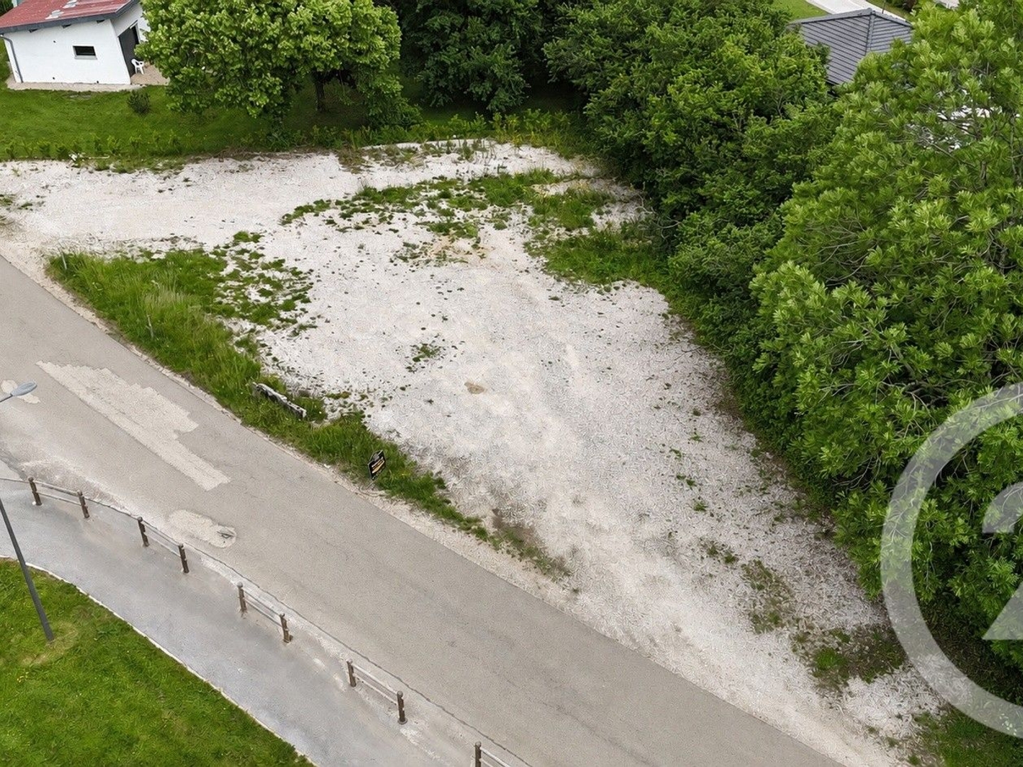 Terrain 922 m²