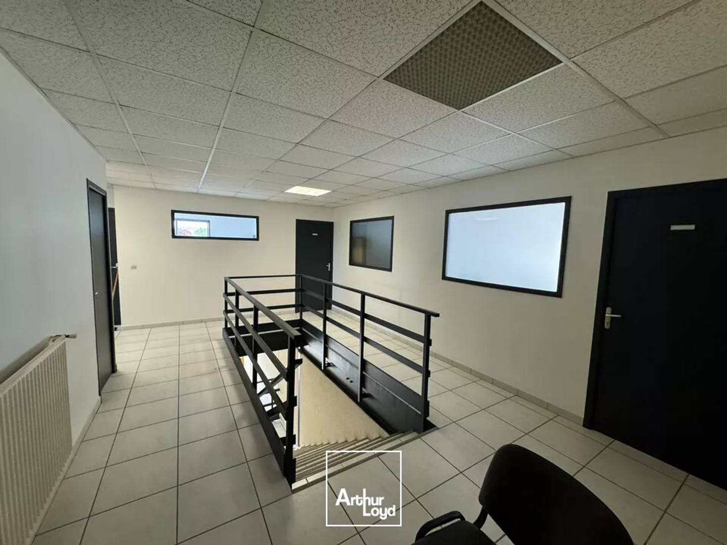 Locaux à vendre - 685m2 - Nazelles-Négron (37530)