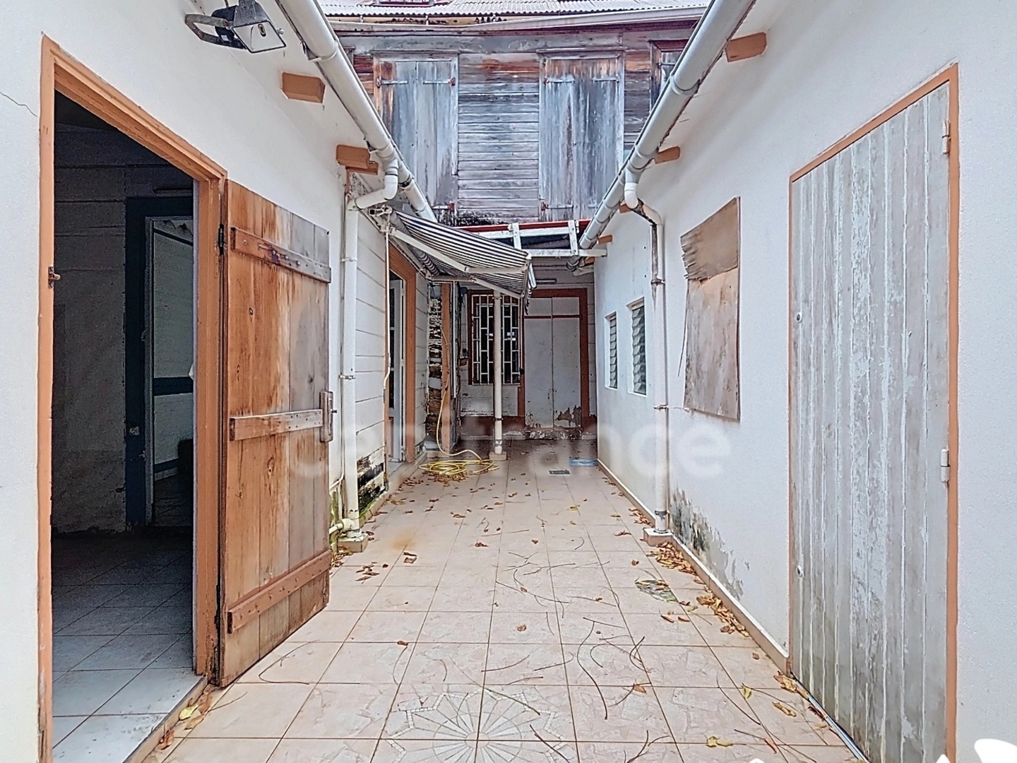 Immeuble 10 pièces 195 m²