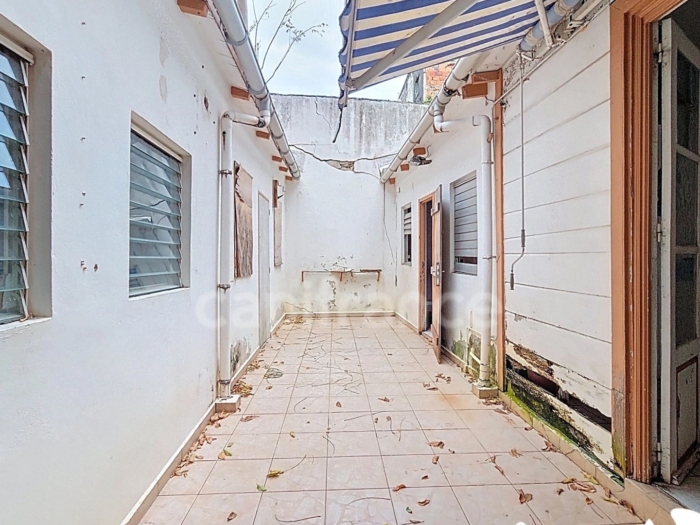 Immeuble à vendre - 10 pièces - 195m2 - Pointe-À-Pitre (97110)